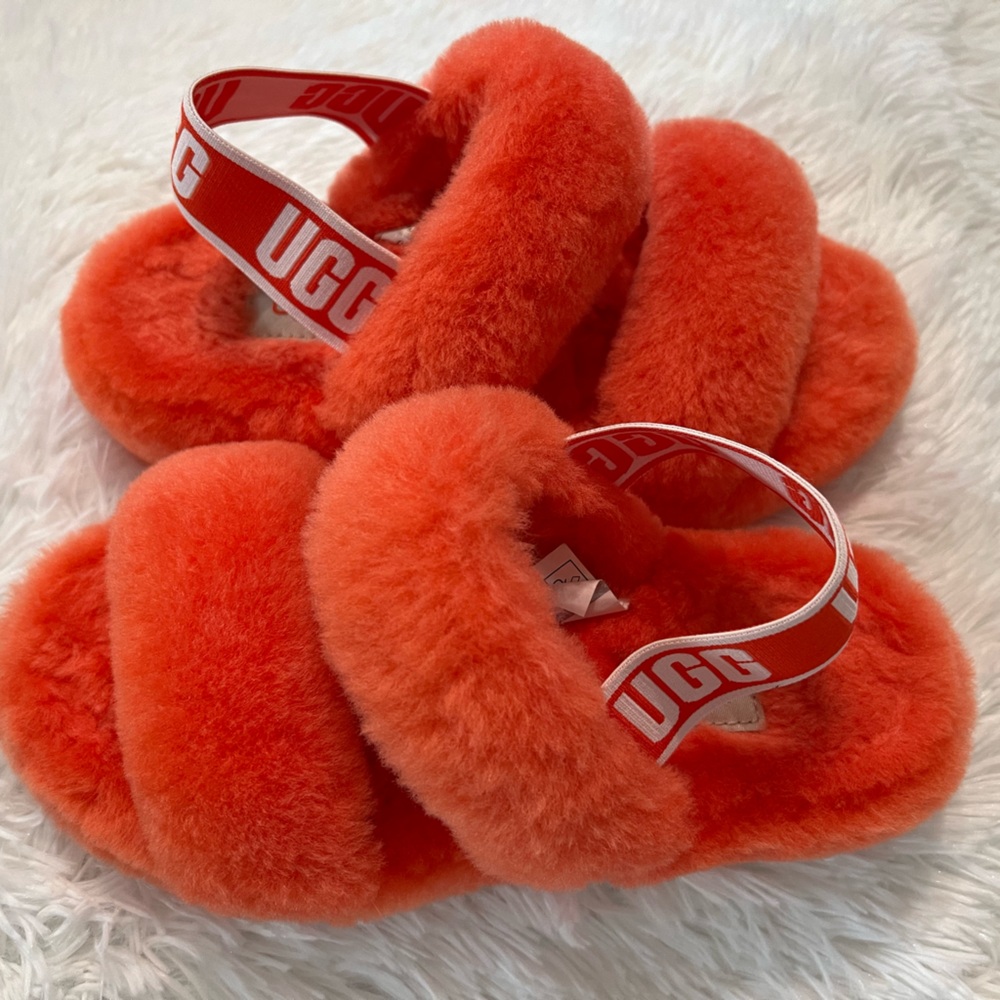 UGG Girl's Fluff Yeah Slide Slippers - LIKE NEW CONDITION! - Picture 2 of 12